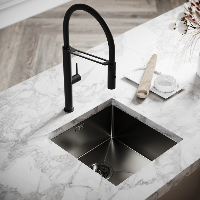 Livello Pull Out Kitchen Tap in Matte Black & Vello Undermount Kitchen Sink Black Gunmetal